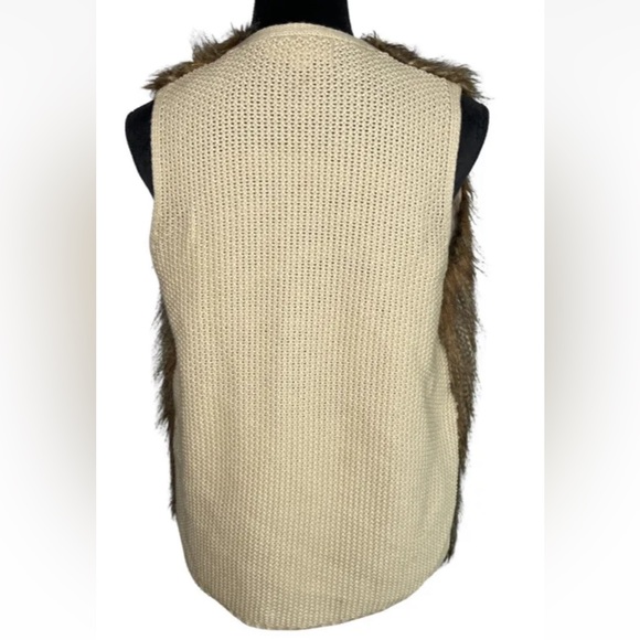 Pink Republic Faux Fur Vest Size: Sm - Picture 3 of 6